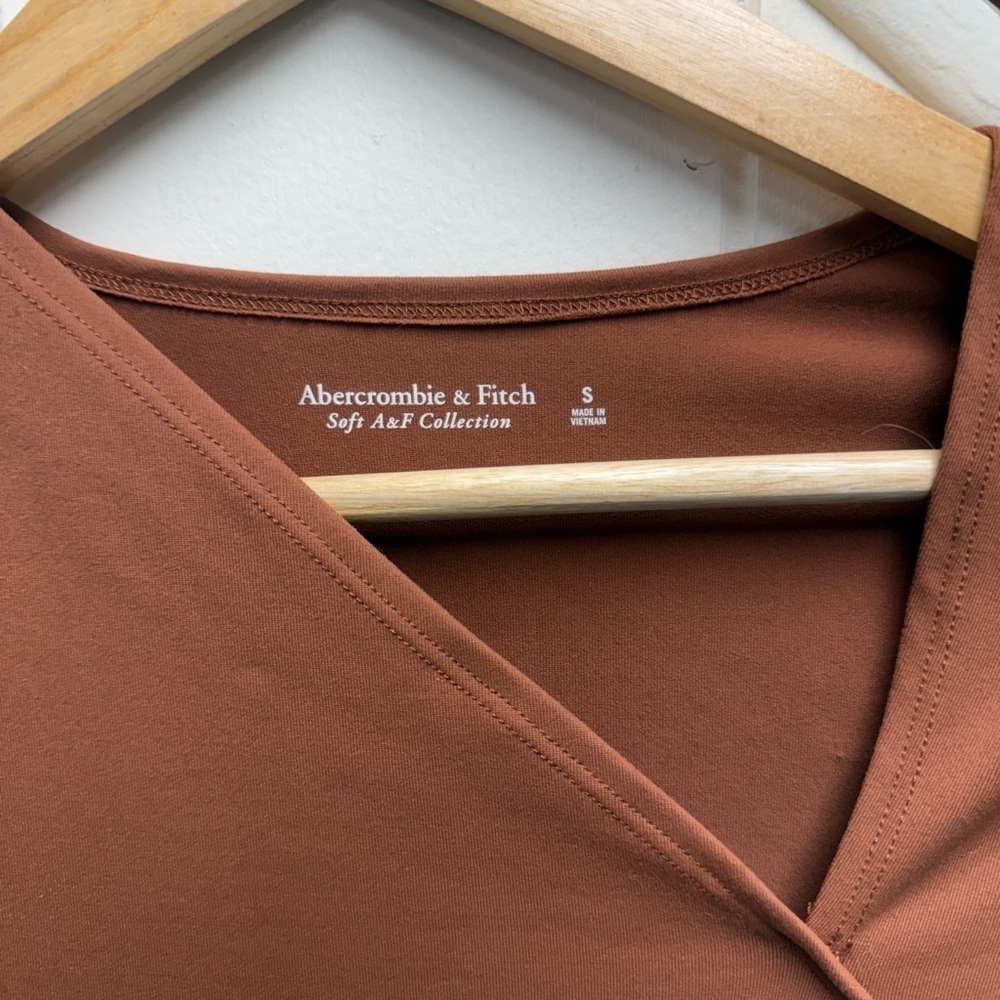 Abercrombie & Fitch Asymmetrical Rust Colored Soft A&F Collection Bodysuit Small - Picture 3 of 5